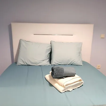 2 Bedrooms At 20 M Away From The Beach With Sea View